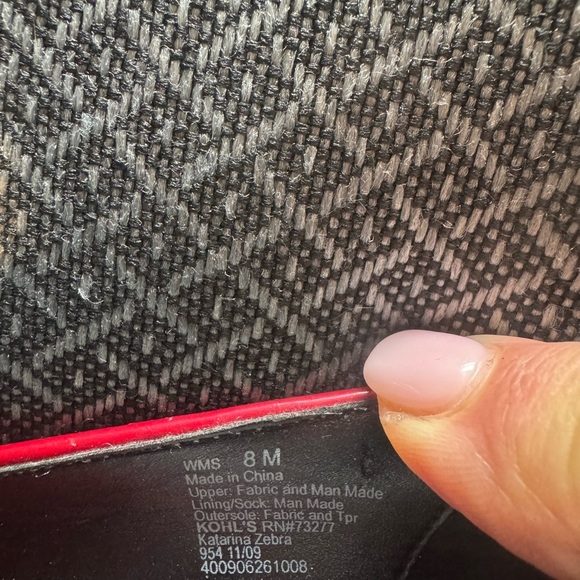 Dana Buchman Black and White Zebra Heels with Red Trim - Picture 4 of 6